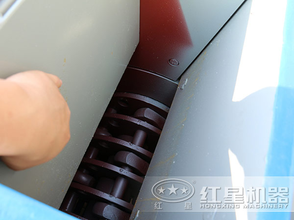 家用小型錘式粉碎機的進料口