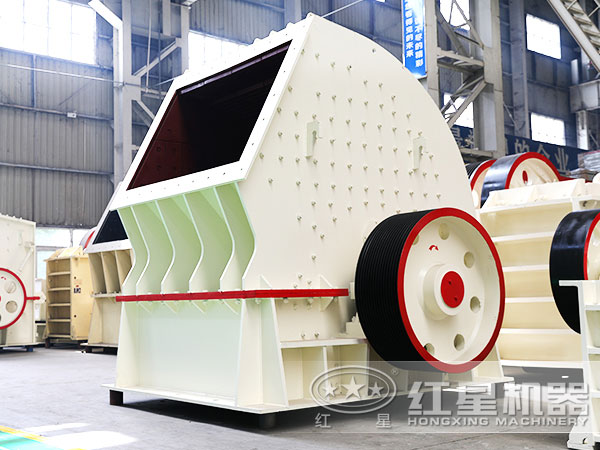 大型錘式破碎機車間圖