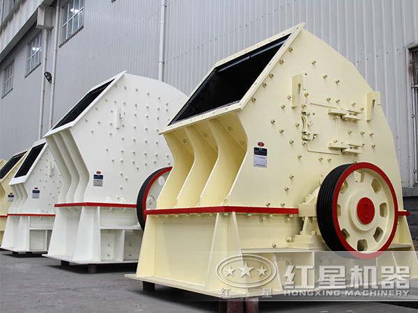 錘式破碎機(jī)生產(chǎn)車間，大型、小型這都有