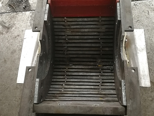 錘式破碎機(jī)的內(nèi)部結(jié)構(gòu)實(shí)拍