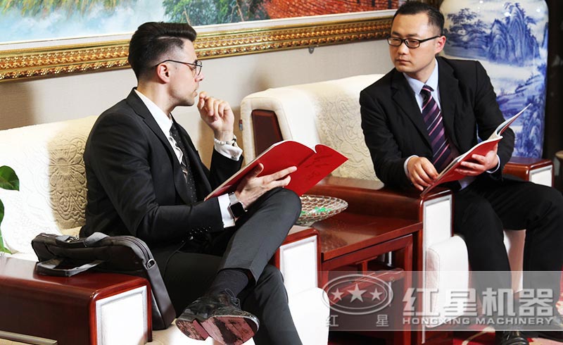 國外用戶與技術(shù)人員方案討論中