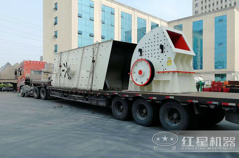 錘式破碎機(jī)運(yùn)輸發(fā)貨現(xiàn)場